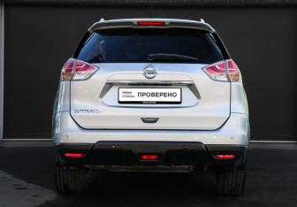 Подержанный автомобиль Nissan X-Trail 2015 года (5 фото)