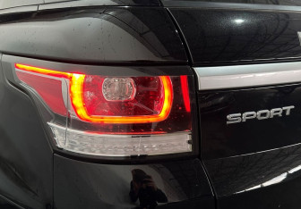 Подержанный автомобиль Land Rover Range Rover Sport 2016 года (19 фото)