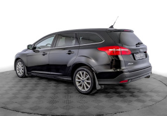 Подержанный автомобиль Ford Focus Wagon 2017 года (7 фото)