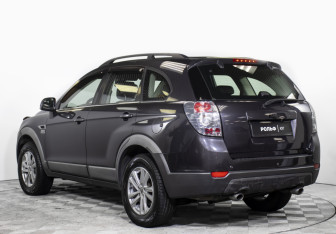 Подержанный автомобиль Chevrolet Captiva 2012 года (7 фото)