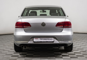 Подержанный автомобиль Volkswagen Passat Sedan 2011 года (6 фото)