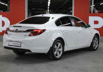 Подержанный автомобиль Opel Insignia Sedan 2014 года (5 фото)