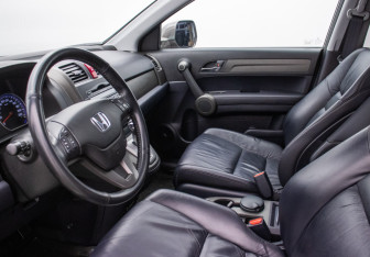 Подержанный автомобиль Honda CR-V 2012 года (10 фото)
