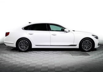 Подержанный автомобиль Kia K900 2019 года (4 фото)