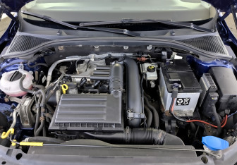 Подержанный автомобиль Skoda Octavia Liftback 2015 года (9 фото)