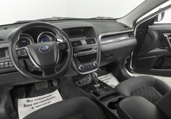 Подержанный автомобиль FAW Besturn X80 2017 года (8 фото)