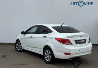 Подержанный автомобиль Hyundai Solaris Sedan 2013 года (6 фото)