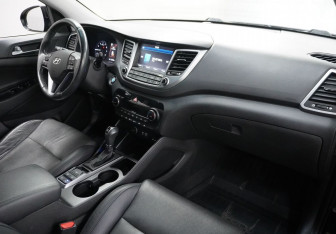 Подержанный автомобиль Hyundai Tucson 2016 года (11 фото)