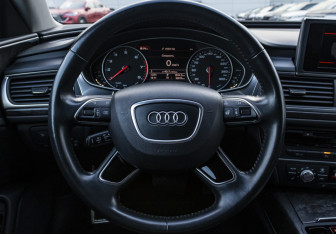 Подержанный автомобиль Audi A6 Sedan 2017 года (17 фото)