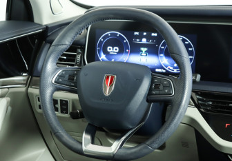 Подержанный автомобиль Hongqi HS5 2024 года (18 фото)