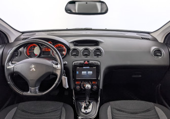 Подержанный автомобиль Peugeot 408 2021 года (14 фото)