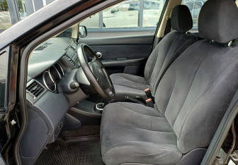 Подержанный автомобиль Nissan Tiida Hatchback 2007 года (19 фото)