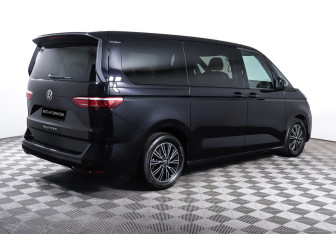 Подержанный автомобиль Volkswagen Multivan 2022 года (5 фото)