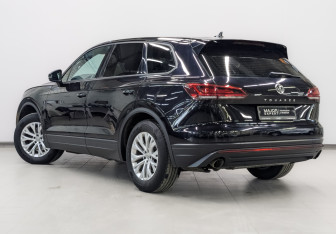 Подержанный автомобиль Volkswagen Touareg 2018 года (7 фото)
