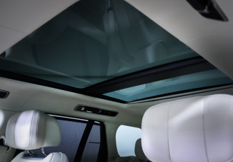 Подержанный автомобиль Land Rover Range Rover 2022 года (17 фото)