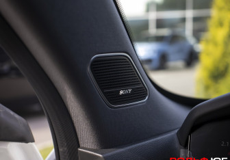 Подержанный автомобиль Changan UNI-K 2023 года (19 фото)