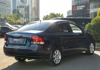 Подержанный автомобиль Volkswagen Polo Sedan 2013 года (4 фото)