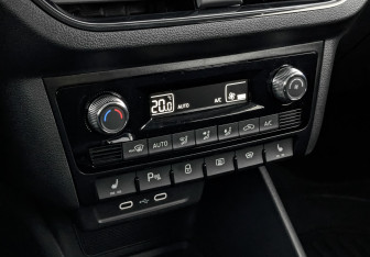 Подержанный автомобиль Skoda Rapid Liftback 2022 года (21 фото)