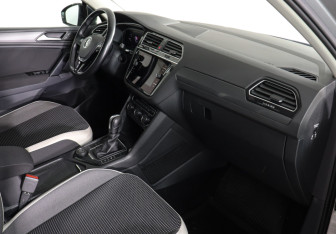 Подержанный автомобиль Volkswagen Tiguan 2020 года (10 фото)