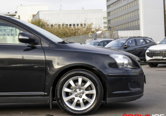 Подержанный автомобиль Toyota Avensis Sedan 2007 года (15 фото)