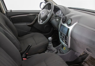 Подержанный автомобиль Dacia Duster 2010 года (9 фото)