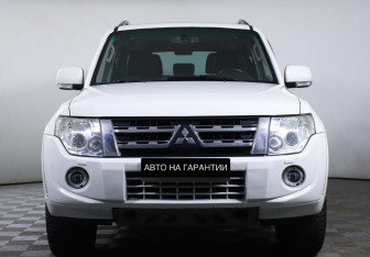 Подержанный автомобиль Mitsubishi Pajero 2012 года (2 фото)