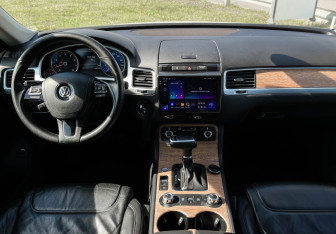 Подержанный автомобиль Volkswagen Touareg 2013 года (11 фото)