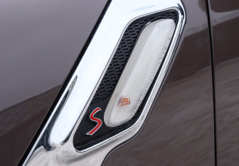 Подержанный автомобиль MINI Countryman 2011 года (17 фото)