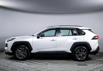 Новый Toyota RAV4 2025 (8 фото)