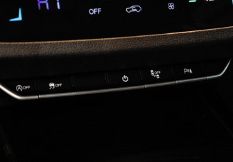 Подержанный автомобиль Hongqi HS5 2024 года (27 фото)