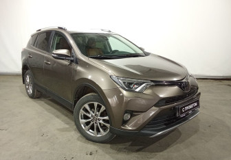 Подержанный автомобиль Toyota RAV4 2019 года (3 фото)