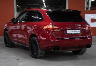 Подержанный автомобиль Porsche Cayenne 2013 года (7 фото)