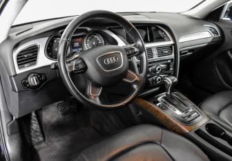 Подержанный автомобиль Audi A4 Sedan 2015 года (12 фото)