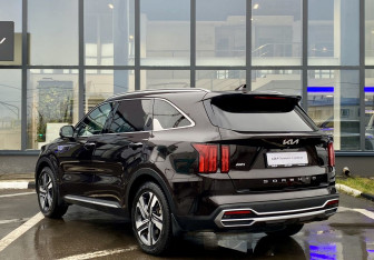 Подержанный автомобиль Kia Sorento 2021 года (7 фото)