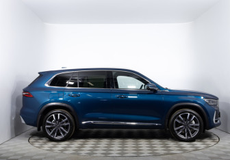 Подержанный автомобиль Geely Monjaro 2024 года (4 фото)