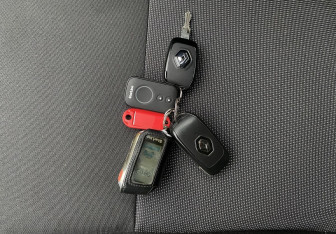 Подержанный автомобиль Renault Sandero 2015 года (16 фото)