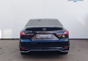 Подержанный автомобиль Toyota Camry Sedan 2024 года (7 фото)