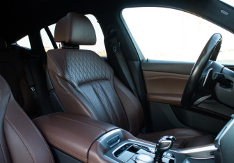 Подержанный автомобиль BMW X6 2021 года (30 фото)