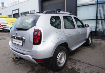 Подержанный автомобиль Renault Duster 2016 года (5 фото)