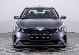 Подержанный автомобиль Kia Rio Sedan 2022 года (2 фото)