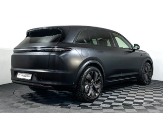 Подержанный автомобиль LiXiang L7 2024 года (5 фото)