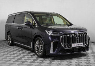 Подержанный автомобиль Voyah Dream 2023 года (3 фото)