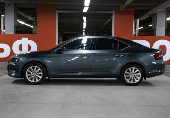 Подержанный автомобиль Skoda Superb Liftback 2019 года (8 фото)