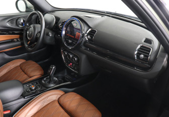 Подержанный автомобиль MINI Clubman Wagon 2021 года (12 фото)