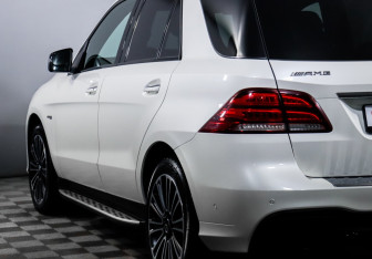 Подержанный автомобиль Mercedes-Benz GLE AMG 2016 года (20 фото)