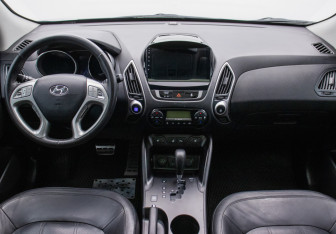 Подержанный автомобиль Hyundai ix35 2011 года (12 фото)