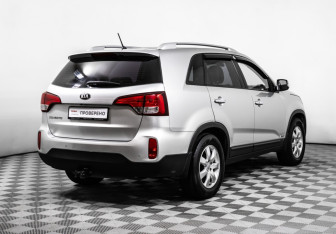 Подержанный автомобиль Kia Sorento 2012 года (5 фото)