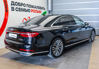 Подержанный автомобиль Audi A8 2019 года (4 фото)