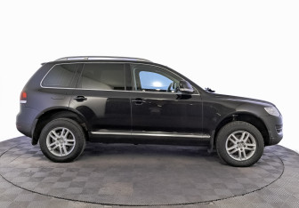 Подержанный автомобиль Volkswagen Touareg 2009 года (4 фото)