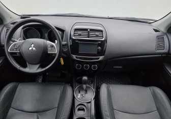 Подержанный автомобиль Mitsubishi ASX 2014 года (11 фото)
